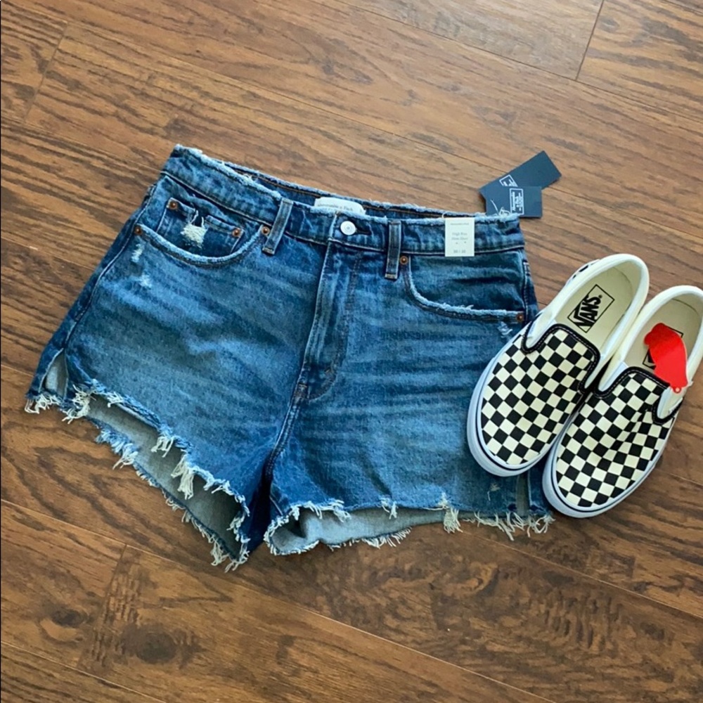 🛒New listing ! A&F High Rise Mom Shorts size 10